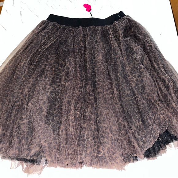 torrid Dresses & Skirts - Torrid Betsey Johnson Skirt Size 2 tutu leopard print toule new nwt pull on